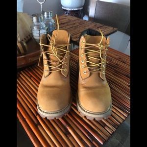 Timberland boots for woman size 3